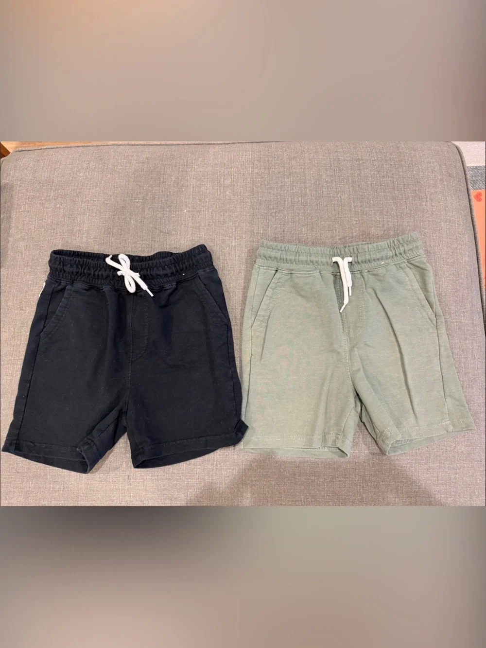 GAP 2 pack Kids Elastic Waist Drawstring Shorts — Black and Light Green size 7.